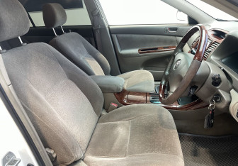 Подержанный автомобиль Toyota Camry Sedan 2003 года (10 фото)