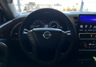 Подержанный автомобиль Nissan Patrol 2011 года (11 фото)