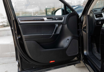 Подержанный автомобиль Volkswagen Touareg 2017 года (17 фото)