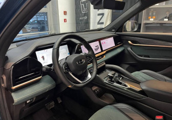 Подержанный автомобиль Geely Monjaro 2024 года (8 фото)