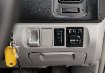 Подержанный автомобиль Toyota Opa 2001 года (15 фото)