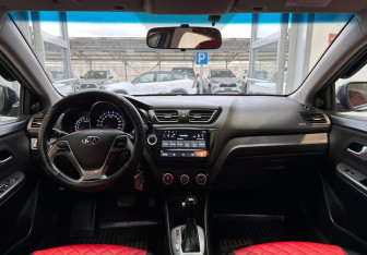 Подержанный автомобиль Kia Rio Sedan 2016 года (9 фото)