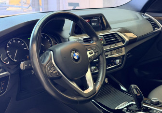 Подержанный автомобиль BMW X3 2019 года (10 фото)