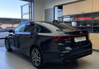 Подержанный автомобиль Kia Cerato Sedan 2020 года (7 фото)