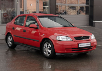 Подержанный автомобиль Opel Astra Hatchback 2002 года (3 фото)
