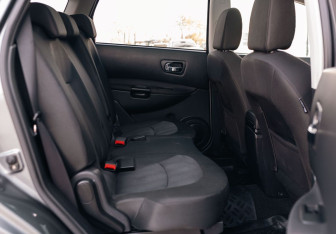 Подержанный автомобиль Nissan Qashqai+2 2013 года (20 фото)