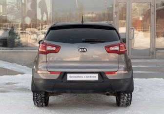 Подержанный автомобиль Kia Sportage 2011 года (6 фото)
