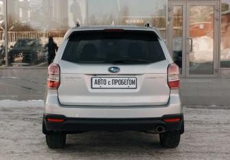 Подержанный автомобиль Subaru Forester Suv 2015 года (6 фото)