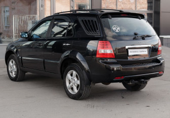 Подержанный автомобиль Kia Sorento 2007 года (7 фото)