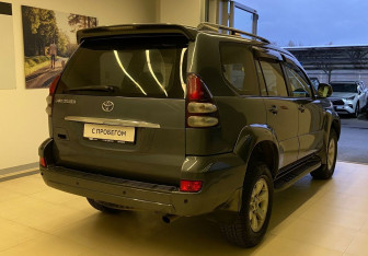 Подержанный автомобиль Toyota Land Cruiser Prado 2006 года (4 фото)