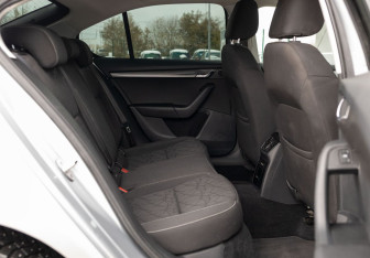 Подержанный автомобиль Skoda Octavia Liftback 2019 года (20 фото)