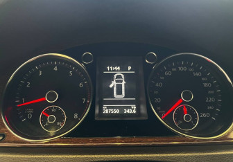 Подержанный автомобиль Volkswagen Passat Wagon 2013 года (9 фото)