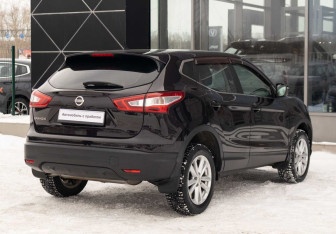 Подержанный автомобиль Nissan Qashqai 2014 года (5 фото)
