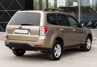 Подержанный автомобиль Subaru Forester Suv 2008 года (5 фото)