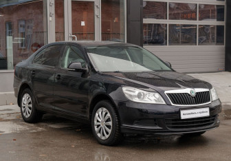 Подержанный автомобиль Skoda Octavia Liftback 2011 года (3 фото)