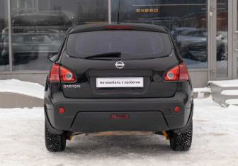 Подержанный автомобиль Nissan Qashqai 2007 года (6 фото)