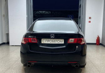 Подержанный автомобиль Honda Accord Sedan 2010 года (5 фото)