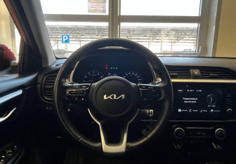 Подержанный автомобиль Kia Rio Sedan 2021 года (13 фото)