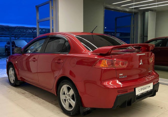 Подержанный автомобиль Mitsubishi Lancer Sedan 2008 года (5 фото)