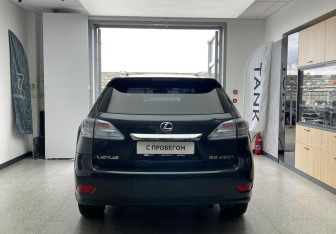 Подержанный автомобиль Lexus RX 2009 года (5 фото)