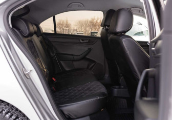 Подержанный автомобиль Skoda Rapid Liftback 2020 года (16 фото)