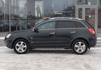 Подержанный автомобиль Opel Antara 2010 года (8 фото)