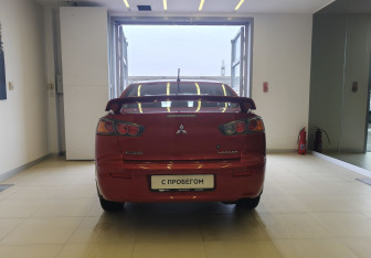Подержанный автомобиль Mitsubishi Lancer Sedan 2012 года (5 фото)