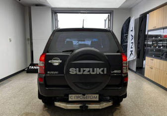 Подержанный автомобиль Suzuki Grand Vitara 2008 года (5 фото)
