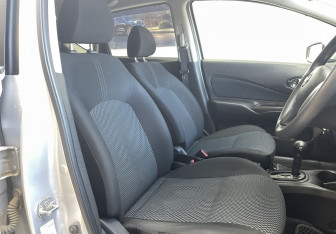 Подержанный автомобиль Nissan Note 2015 года (10 фото)