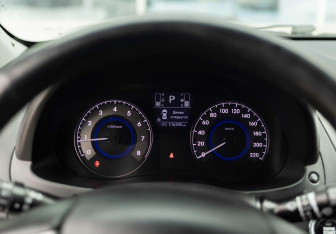 Подержанный автомобиль Hyundai Solaris Hatchback 2014 года (13 фото)