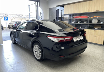 Подержанный автомобиль Toyota Camry Sedan 2020 года (6 фото)