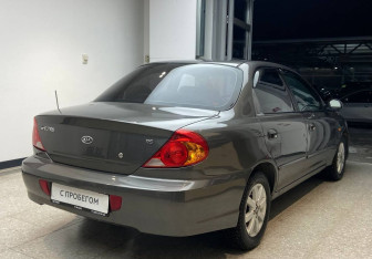 Подержанный автомобиль Kia Spectra Sedan 2006 года (5 фото)