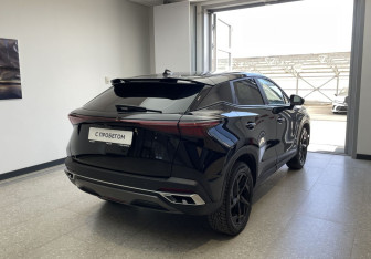 Подержанный автомобиль Omoda C5 2023 года (4 фото)