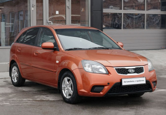 Подержанный автомобиль Kia Rio Hatchback 2009 года (3 фото)