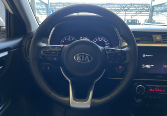 Подержанный автомобиль Kia Rio Hatchback 2021 года (11 фото)