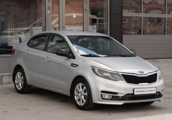 Подержанный автомобиль Kia Rio Sedan 2015 года (3 фото)
