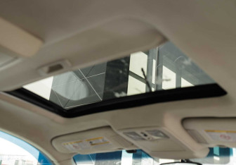 Подержанный автомобиль Infiniti FX 2005 года (17 фото)