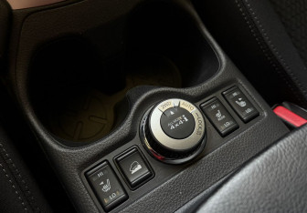 Подержанный автомобиль Nissan X-Trail 2022 года (13 фото)