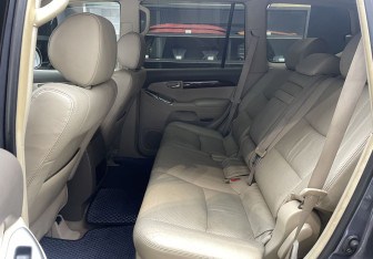 Подержанный автомобиль Toyota Land Cruiser Prado 2005 года (13 фото)