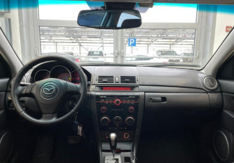 Подержанный автомобиль Mazda 3 Sedan 2008 года (10 фото)
