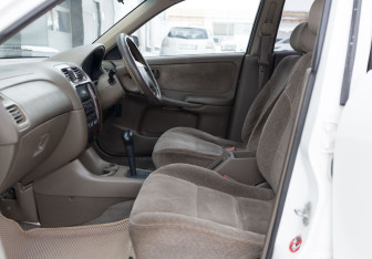 Подержанный автомобиль Mazda Capella Sedan 1999 года (17 фото)