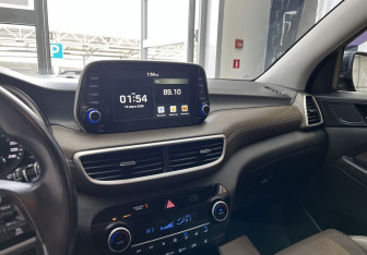 Подержанный автомобиль Hyundai Tucson 2020 года (8 фото)