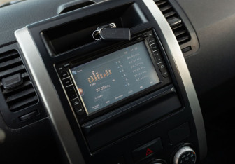 Подержанный автомобиль Nissan X-Trail 2011 года (13 фото)