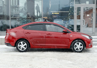 Подержанный автомобиль Hyundai Solaris Sedan 2020 года (4 фото)