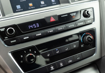 Подержанный автомобиль Hyundai Sonata 2016 года (15 фото)