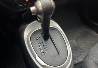 Подержанный автомобиль Nissan Juke 2013 года (7 фото)