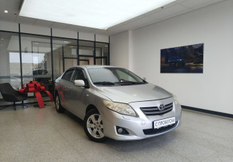 Подержанный автомобиль Toyota Corolla Sedan 2010 года (3 фото)