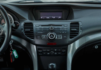 Подержанный автомобиль Honda Accord Sedan 2008 года (14 фото)