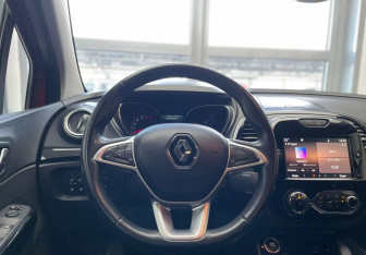 Подержанный автомобиль Renault Kaptur 2021 года (13 фото)