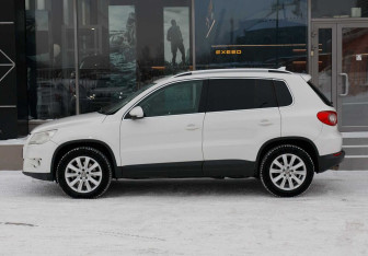 Подержанный автомобиль Volkswagen Tiguan 2010 года (8 фото)